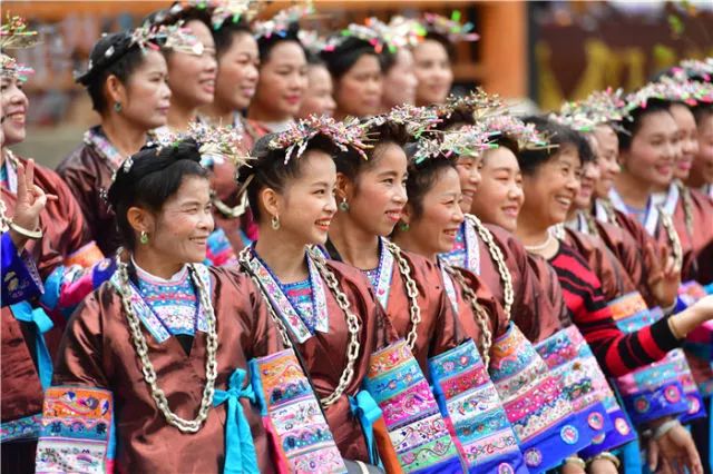 八桂大地起春潮——以习*平近**同志为核心的*党**中央关心广西发展纪实