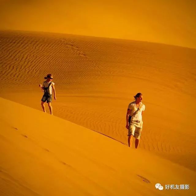 构图采用三分构图法,三分法也称之为填制构图法