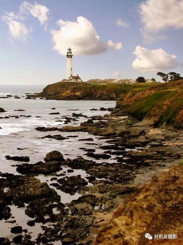 构图采用三分构图法,三分法也称之为填制构图法