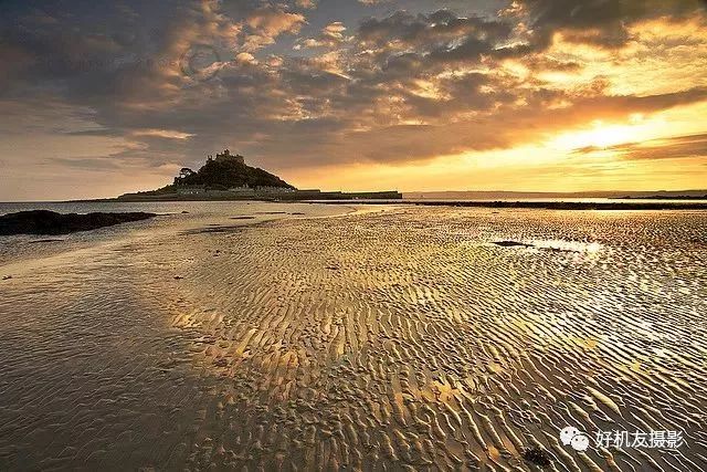 构图采用三分构图法,三分法也称之为填制构图法