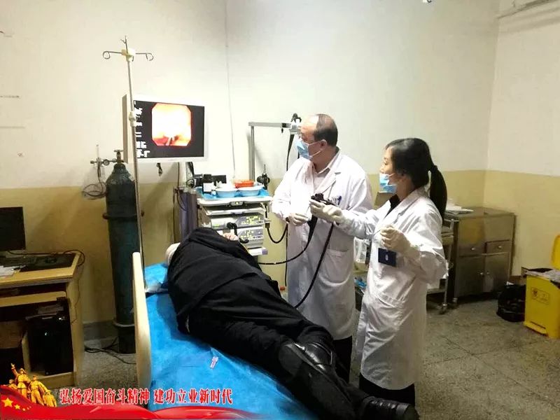 业务精湛比奉献传递爱心送温暖——记临泽县管拔尖人才、县医院内三科主任医师闫政