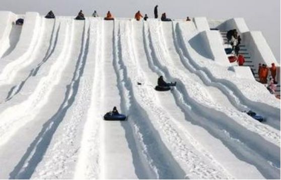 冰雪大世界超长雪滑梯,第一视角体验冰雪小世界冰滑梯