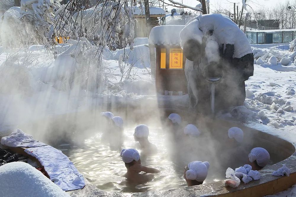 大庆最好的雪地温泉,今冬泡温泉创新玩法看过来