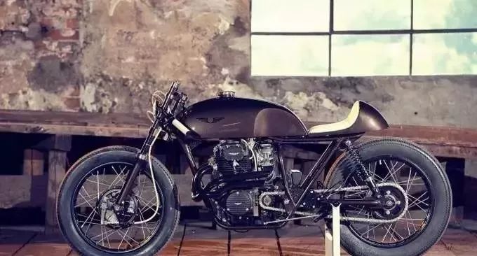 毒物/基督徒460小时的杰作“本田CB250”