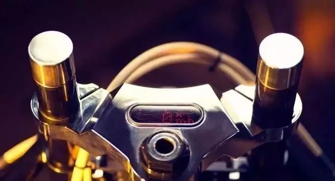 毒物/基督徒460小时的杰作“本田CB250”