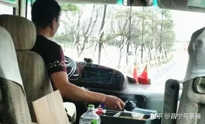 潮汕人一天喝茶量,喜欢喝茶的潮汕人