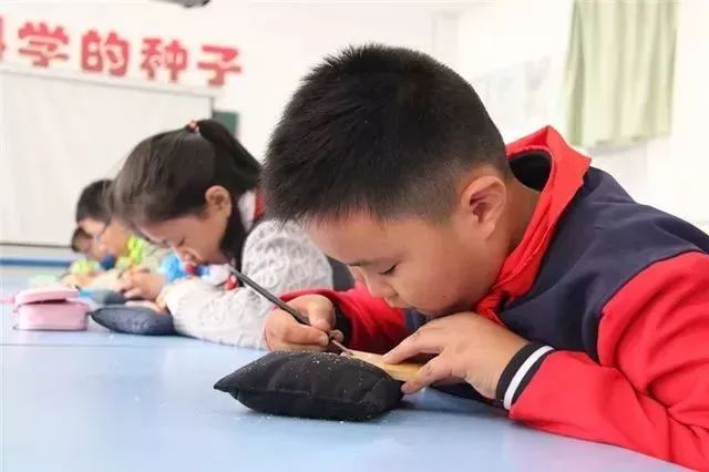 让我叉会儿腰!新桥实验小学被省里点名表扬了~