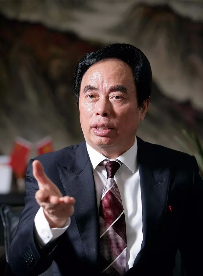 波司登对标加拿大鹅,加拿大鹅羽绒服与波司登区别