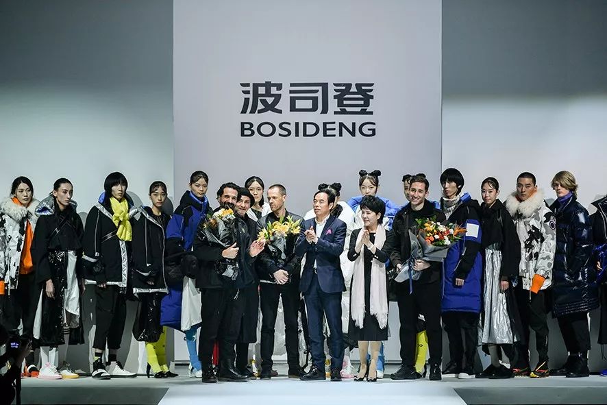 波司登对标加拿大鹅,加拿大鹅羽绒服与波司登区别