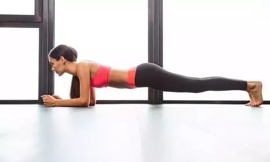 初级瑜伽教程简单基本瑜伽动作,瑜伽入门课程从零开始学瑜伽