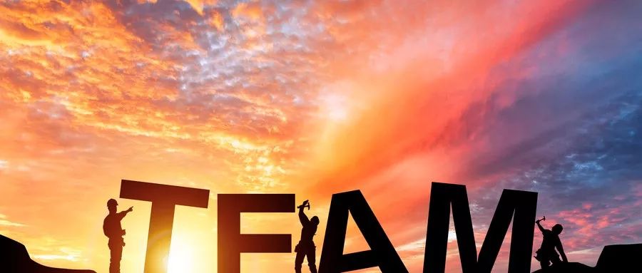 自媒体下半场:套现失败、封号不断。