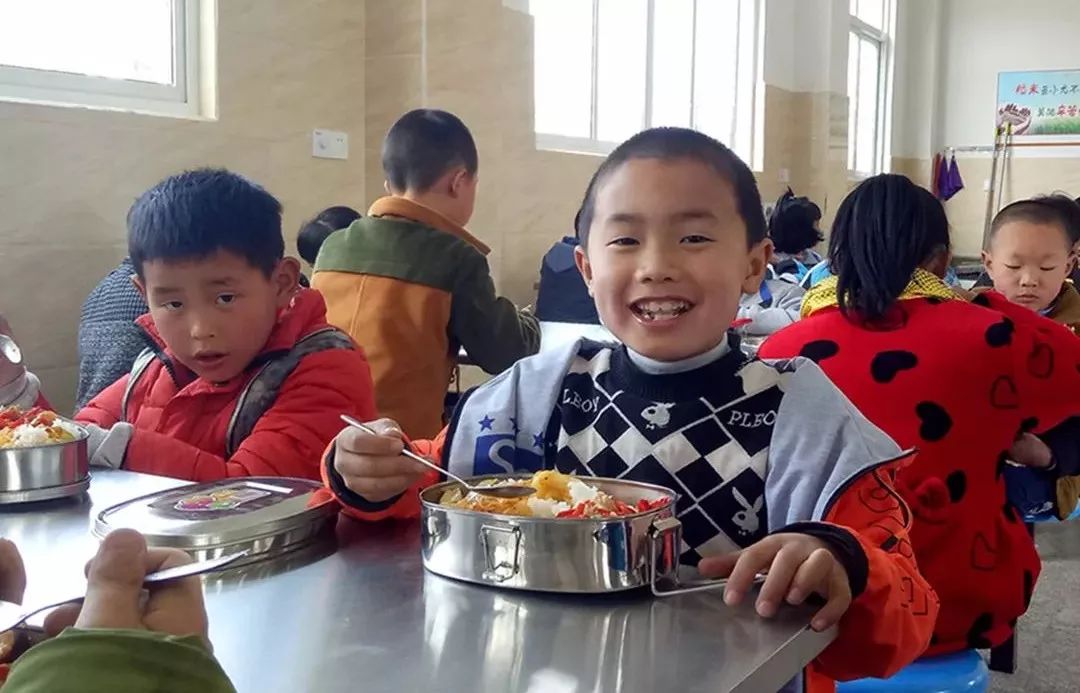 为了孩子吃上可口的饭菜,为了孩子吃到安全的饭菜