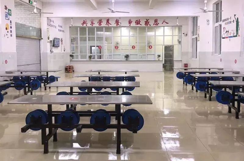 为了孩子吃上可口的饭菜,为了孩子吃到安全的饭菜