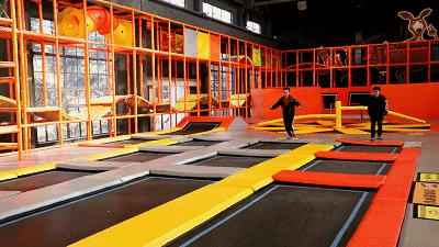 奥特莱斯被重新定义了！昆明新地标「王府井.滇池小镇」引全城弄潮鹅疯狂打call