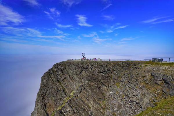 骑着摩托车环中国旅游,俩郑州小伙骑摩托环游欧洲