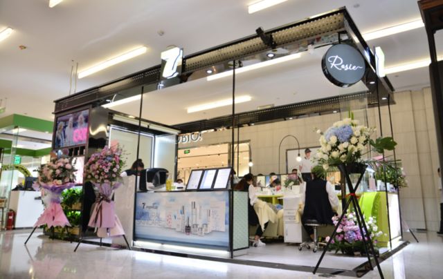 “钢铁直男”玩美妆？他从新西兰带回了最纯净的“颜值神器”，还撩到了火箭少女吴宣仪