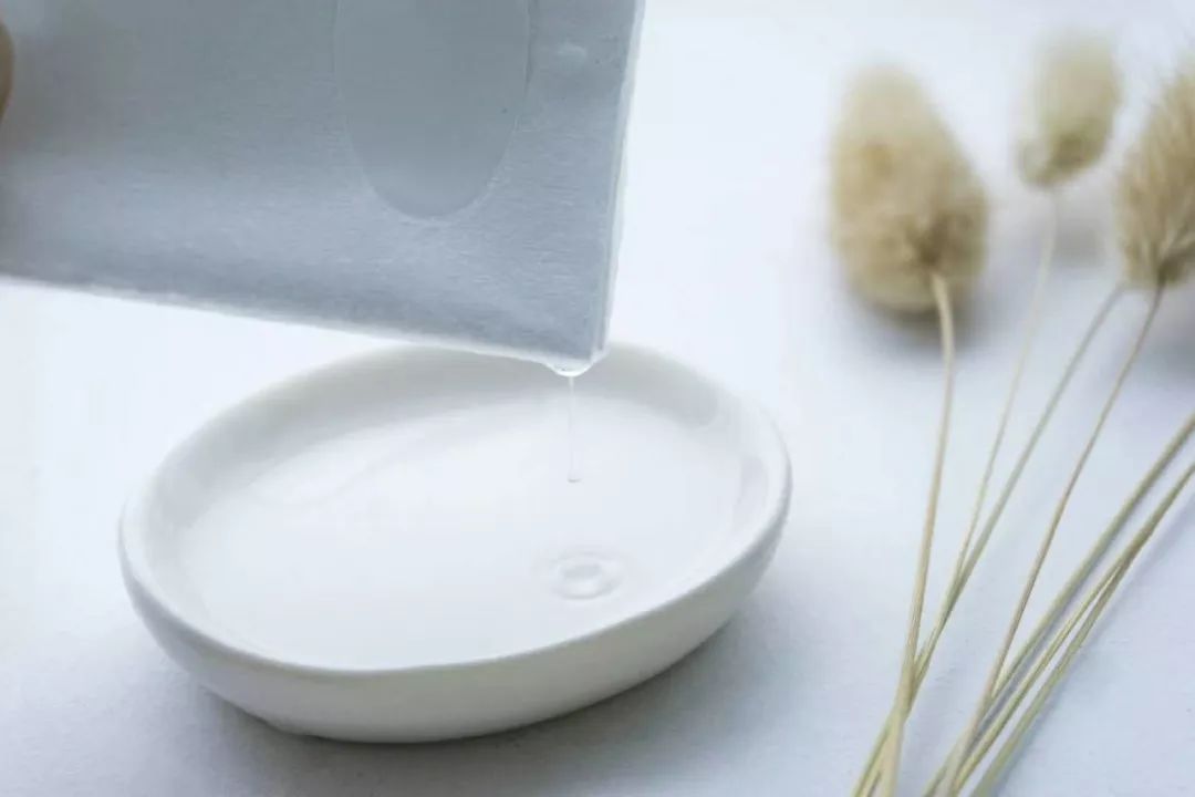 “钢铁直男”玩美妆？他从新西兰带回了最纯净的“颜值神器”，还撩到了火箭少女吴宣仪