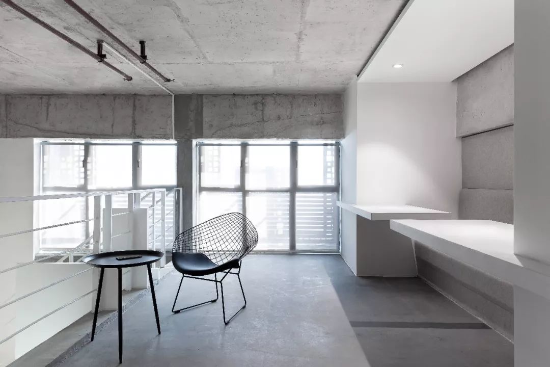 一个七彩青年创想空间，打破了居住与工作间的壁垒