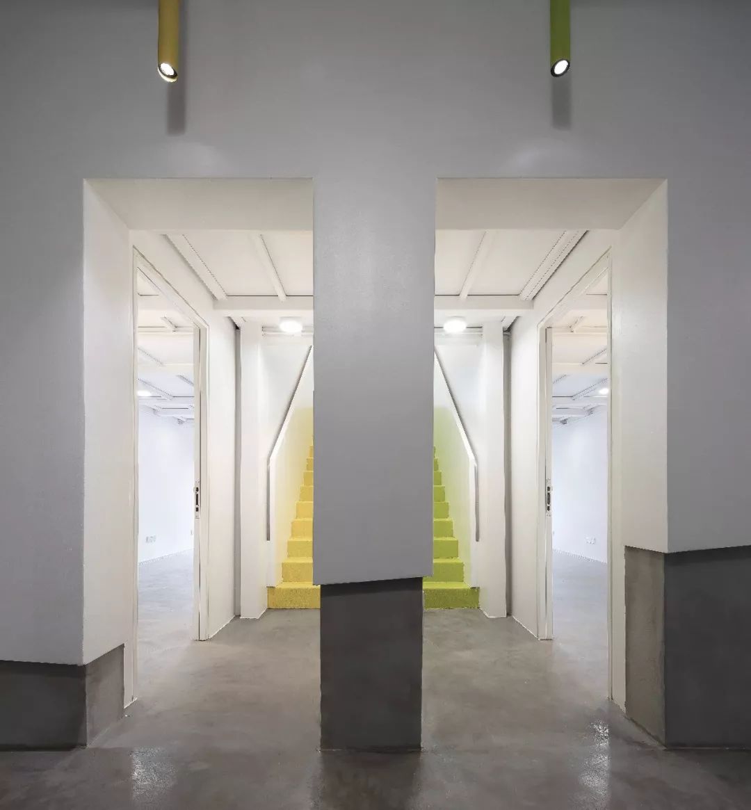 一个七彩青年创想空间,打破了居住与工作间的壁垒