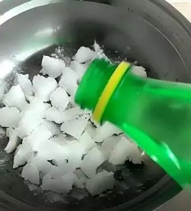 「生活百科」鞋子开胶了怎么办?普通胶水粘不牢固,这么做,比新买的还牢固