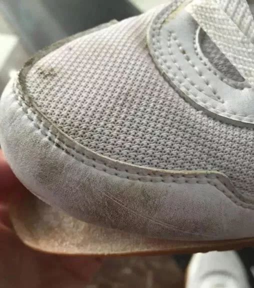 「生活百科」鞋子开胶了怎么办?普通胶水粘不牢固,这么做,比新买的还牢固