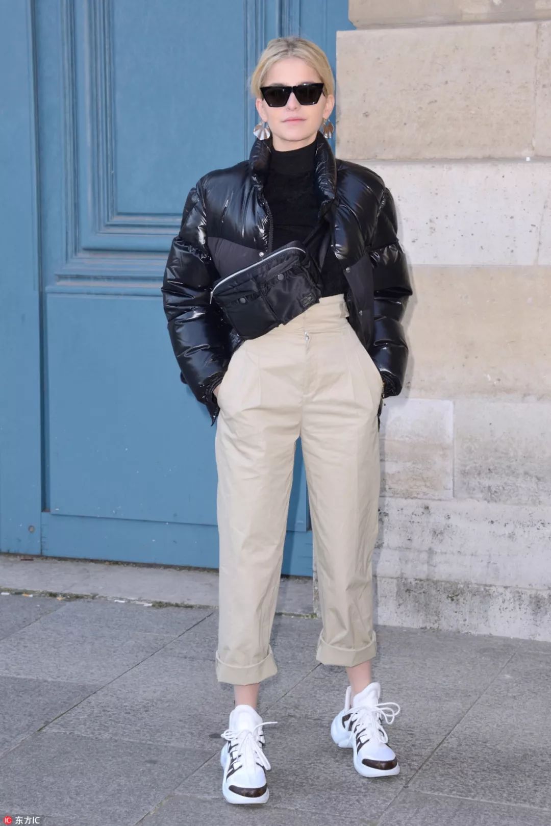 衣服越厚包越小,今年冬天衣服穿得越厚越时髦