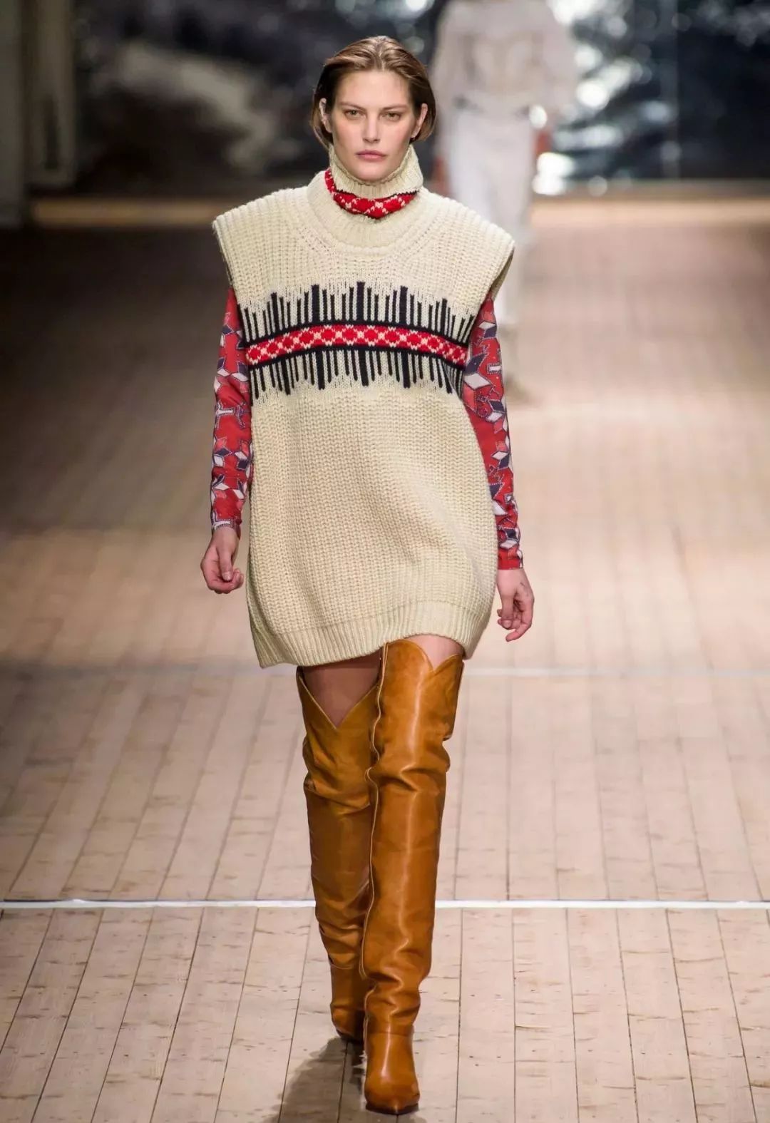 林徽因百褶裙,漆皮靴