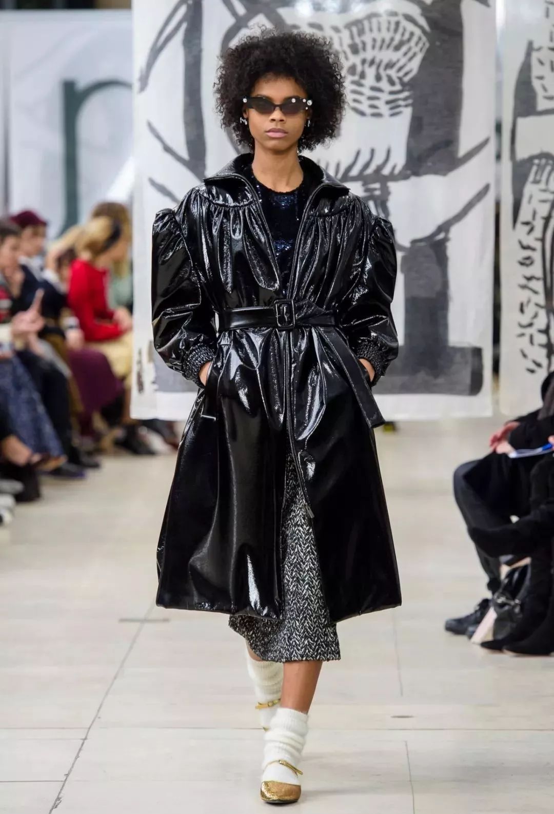 林徽因百褶裙,漆皮靴