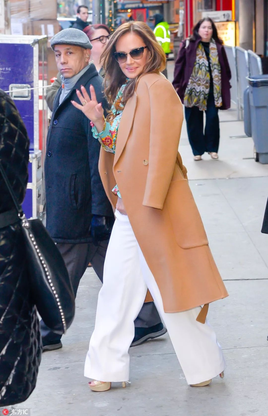 林徽因百褶裙,漆皮靴