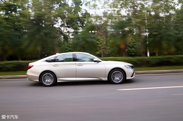 凯美瑞和本田inspire哪个好,新款凯美瑞深度评测