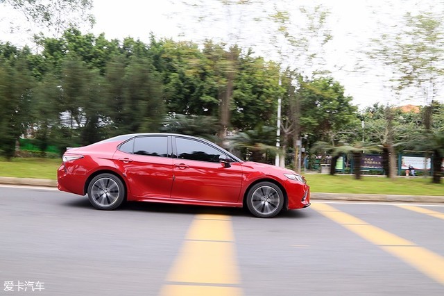 凯美瑞和本田inspire哪个好,新款凯美瑞深度评测