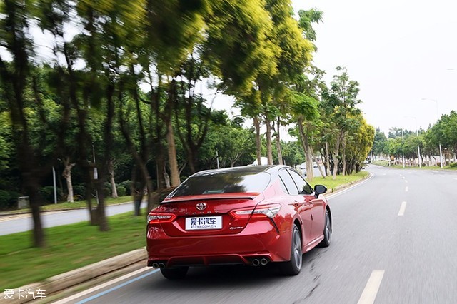 凯美瑞和本田inspire哪个好,新款凯美瑞深度评测