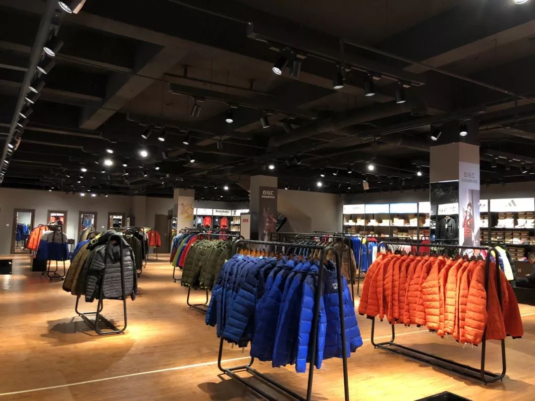 阿迪耐克加厚长款羽绒服捡漏,阿迪达斯羽绒服700元能买到真的吗