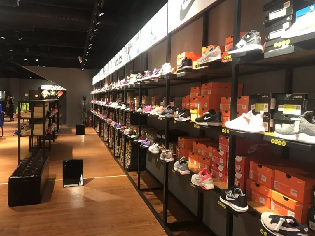 阿迪耐克加厚长款羽绒服捡漏,阿迪达斯羽绒服700元能买到真的吗