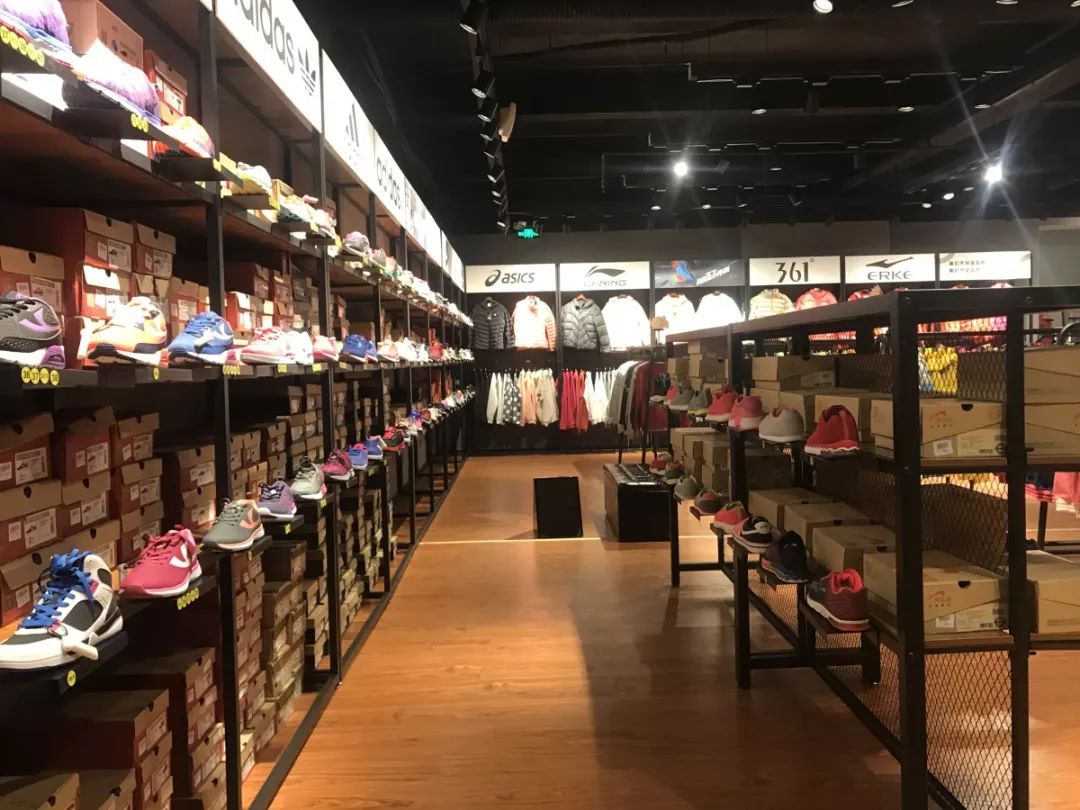 阿迪耐克加厚长款羽绒服捡漏,阿迪达斯羽绒服700元能买到真的吗