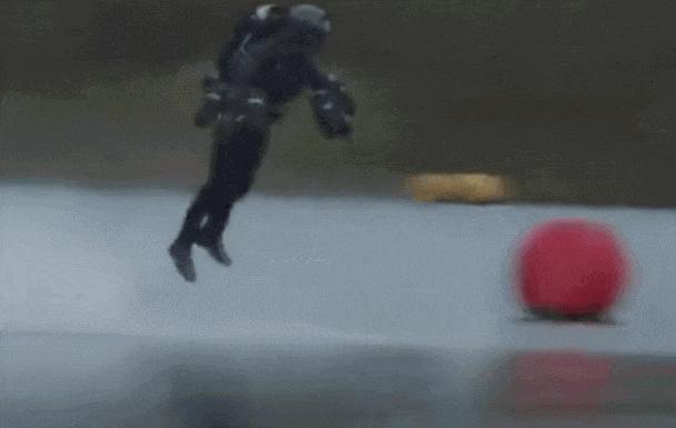 用纳米科技打造的钢铁侠战衣,发明钢铁侠战衣