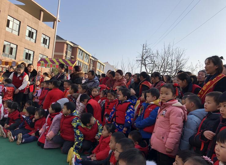 年味大街幼儿园活动圆满结束,格林童话幼儿园逛庙会活动