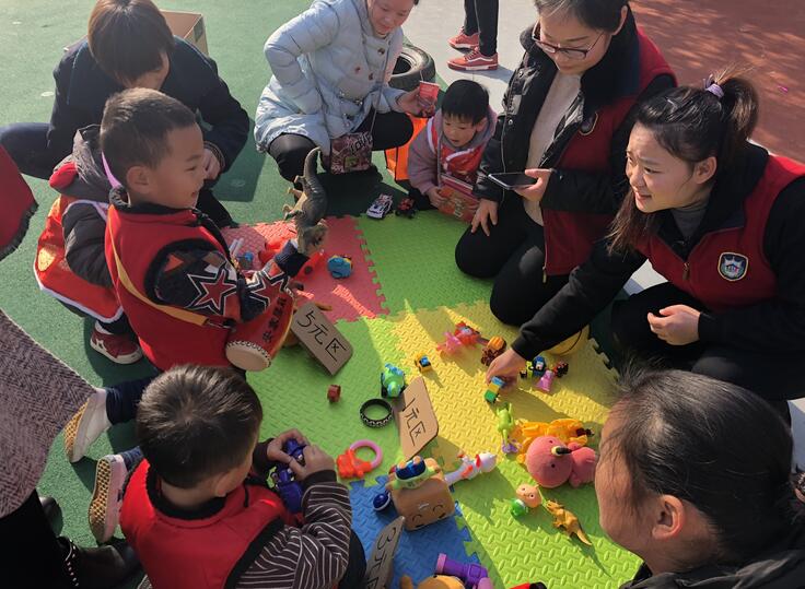 年味大街幼儿园活动圆满结束,格林童话幼儿园逛庙会活动