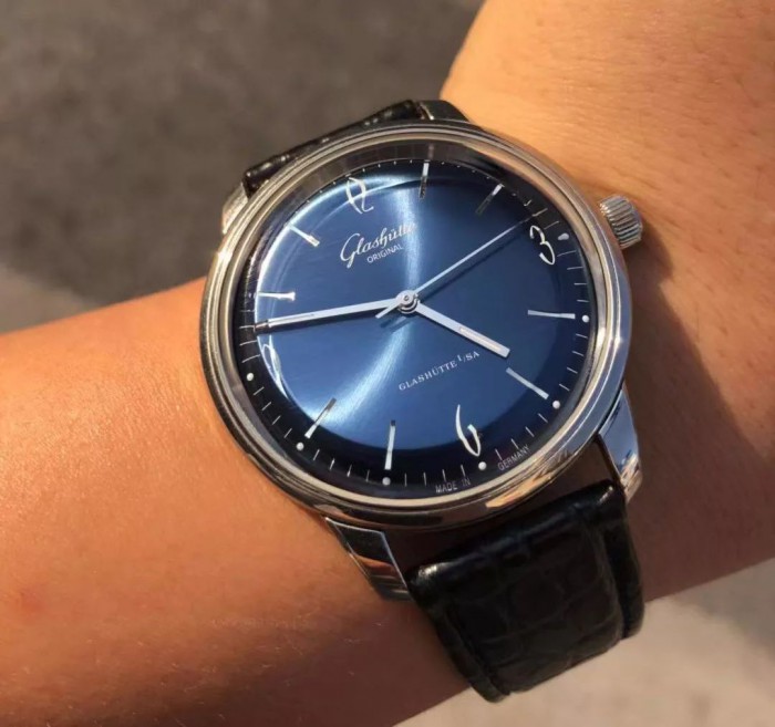 百达翡丽买表有门槛吗,2022年百达翡丽正装表30万以内