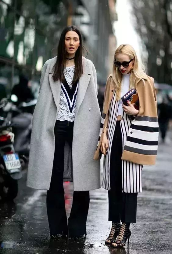 大衣不洗晒晒可以吗,大衣不用干洗两招自己搞定