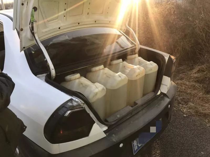 「提醒」淄博街头查获“行走的油桶”!另,警惕豪车借油*局骗**,已有人中招!