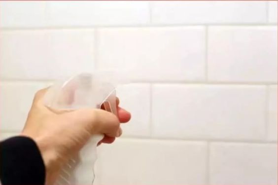 白墙孩子给弄脏了有什么能变白,白墙弄脏了有哪些步骤把它弄干净