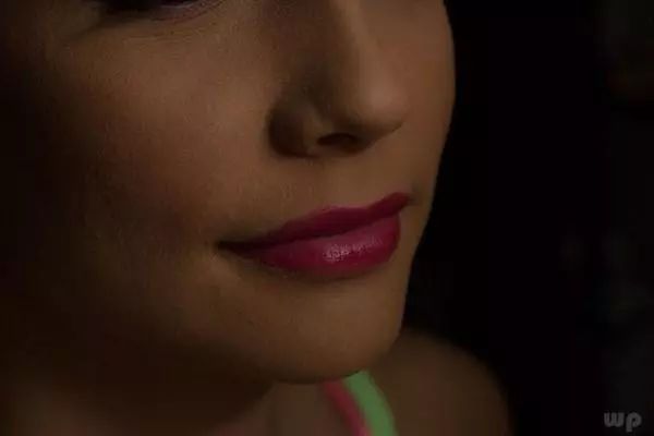 嘴唇总是干裂、起皮还出血?可能和你这个习惯有关