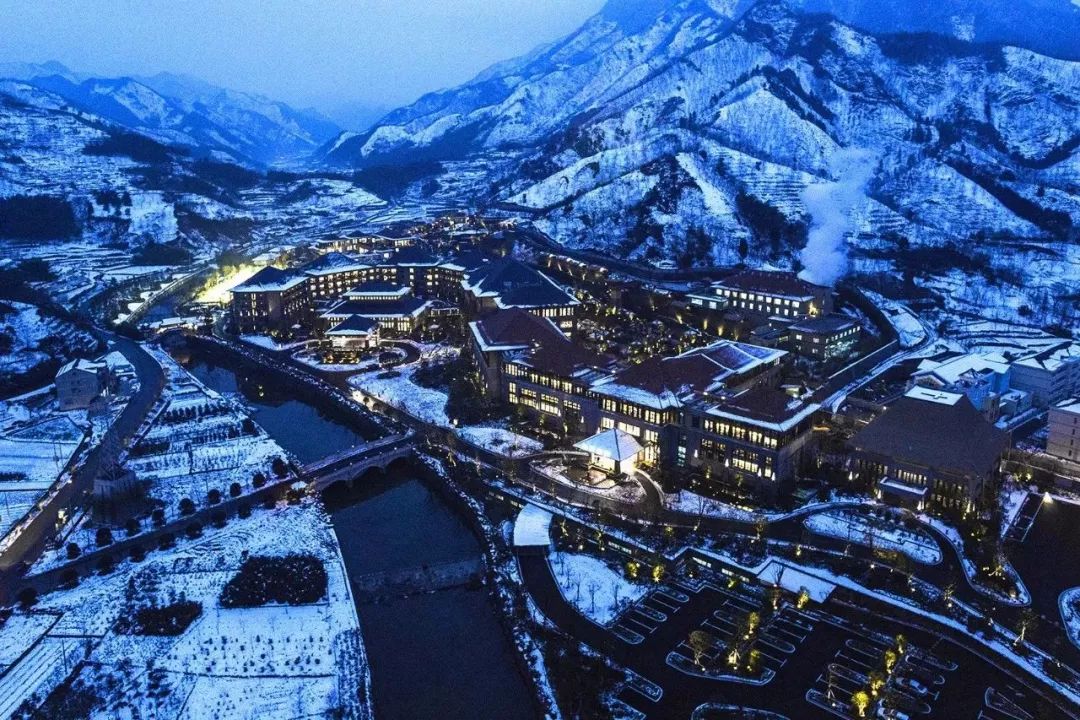 浙江纯天然温泉推荐一下,浙江天然温泉度假村排名榜