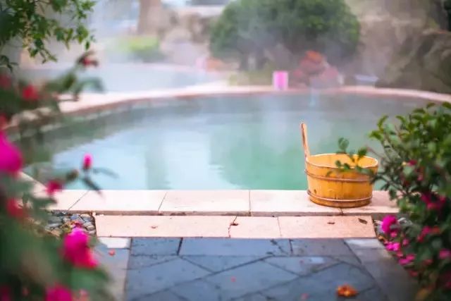 浙江纯天然温泉推荐一下,浙江天然温泉度假村排名榜