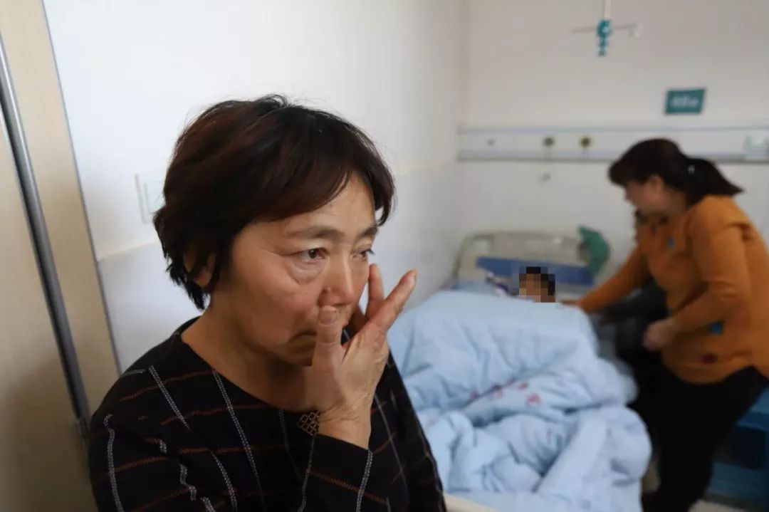 心疼小孩被烫伤,心疼孩子被烫