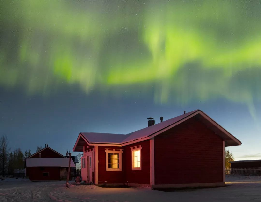 极光是上帝送给秋波吗,极光是上帝的烟火