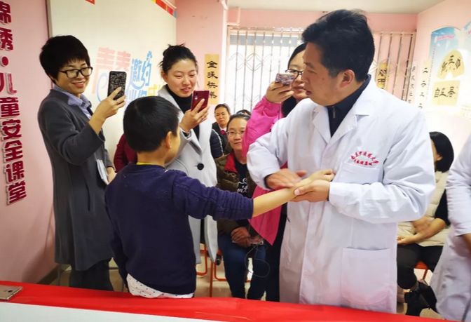 鑹鸿矾鑺姵鐩存挱,鑹鸿矾鑺姵鑹烘湳鍩硅