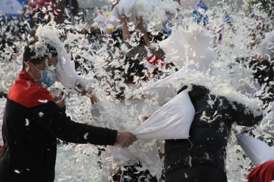 好玩的枕头大战,最好玩的枕头大战