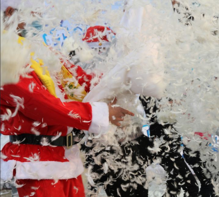 好玩的枕头大战,最好玩的枕头大战